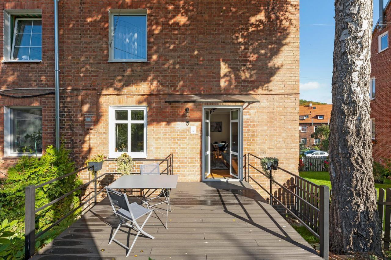 Grand - Entry - With Garden In Apartment *
